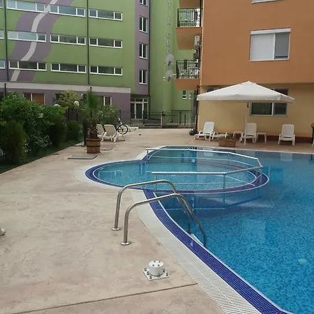 Private In Amadeus 19 شقة ساني بيتش