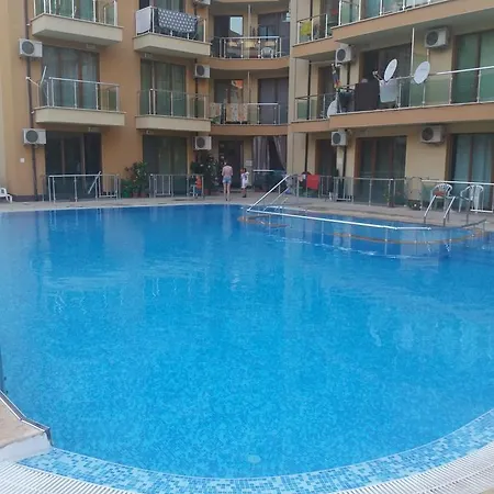 Private In Amadeus 19 شقة *